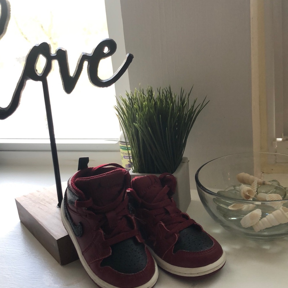 deep red/black jordan high tops